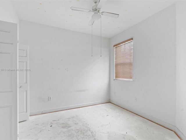 Home for sale at 601 SE 37th Pl - photo 5764682