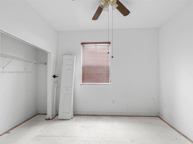 Home for sale at 601 SE 37th Pl - photo 5764683