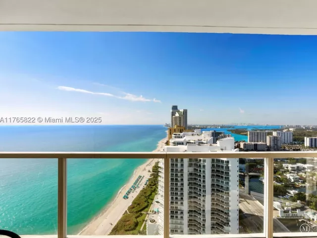 1-bedroom condo for sale in Sunny Isles Beach - 16699 Collins Ave 3710 - MondialRealty