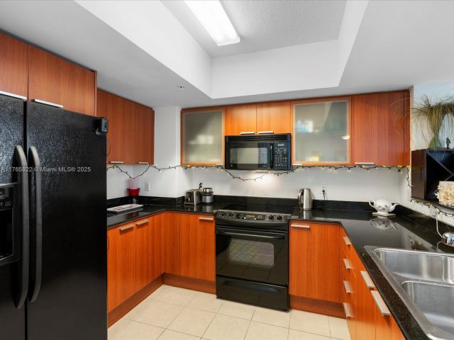 Apartment for sale  Unit #3710 - photo 7415626