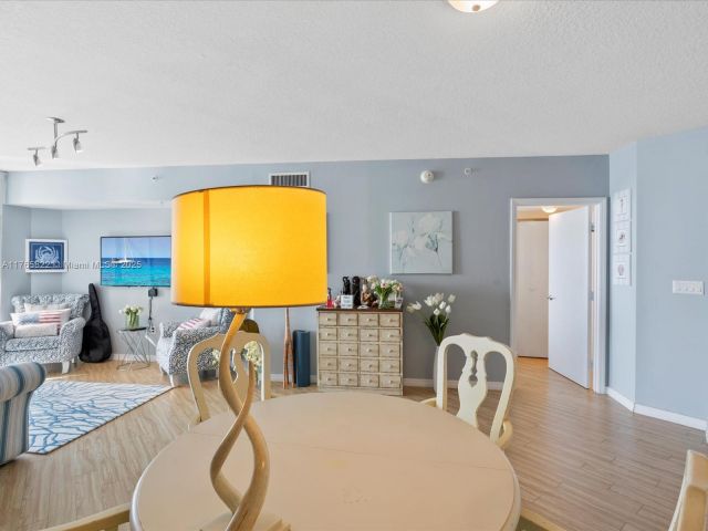 Apartment for sale  Unit #3710 - photo 7415635