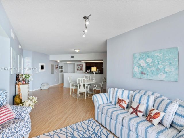 Apartment for sale  Unit #3710 - photo 7415637