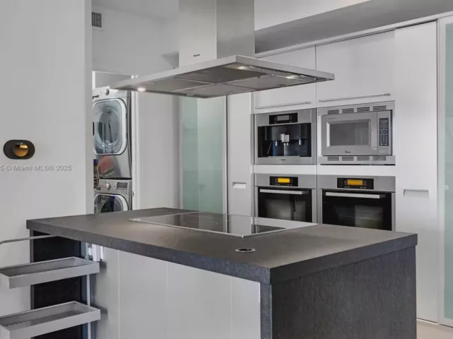 Apartment for rent  Unit #902 - photo 5817801