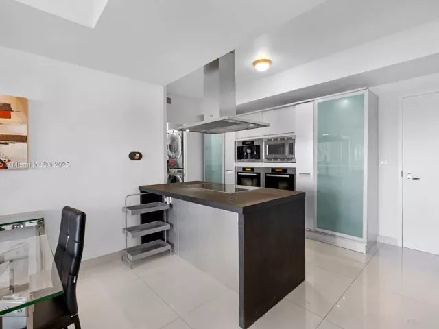 Apartment for rent  Unit #902 - photo 5817802