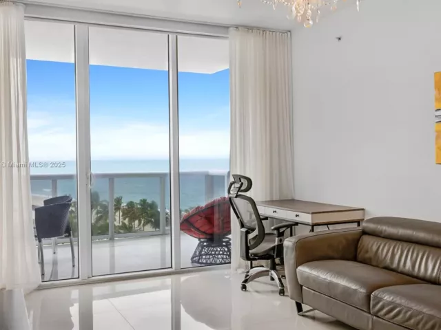 Apartment for rent  Unit #902 - photo 5817807