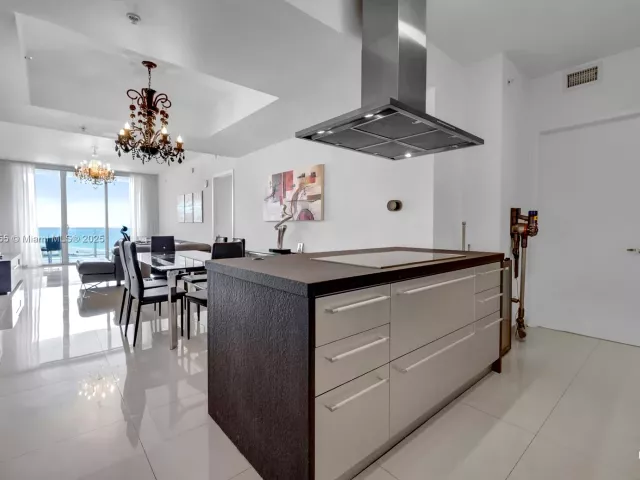 Apartment for rent  Unit #902 - photo 5817795