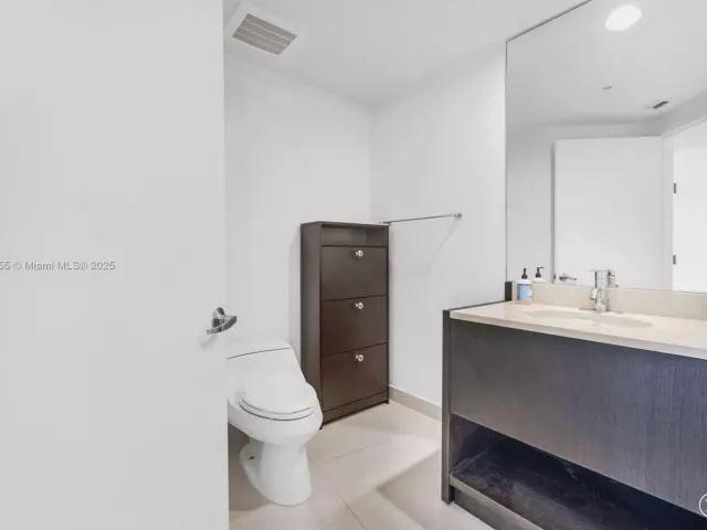 Apartment for rent  Unit #902 - photo 5817797