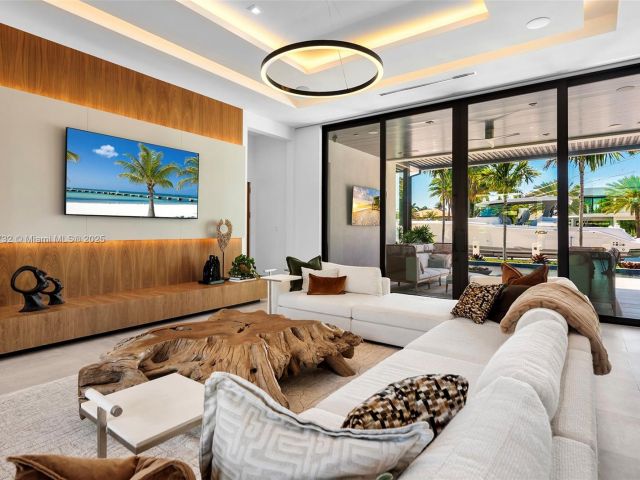 Home for sale at 22 Isla Bahia Dr - photo 5826240