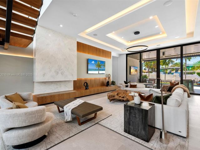 Home for sale at 22 Isla Bahia Dr - photo 5826244