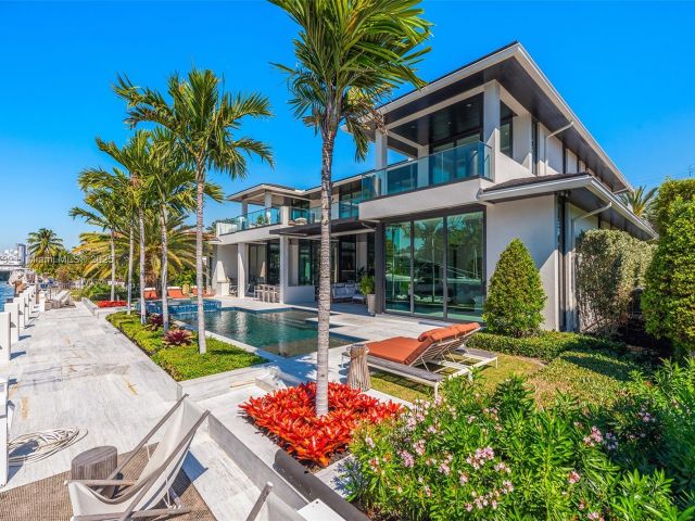 Home for sale at 22 Isla Bahia Dr - photo 5826252