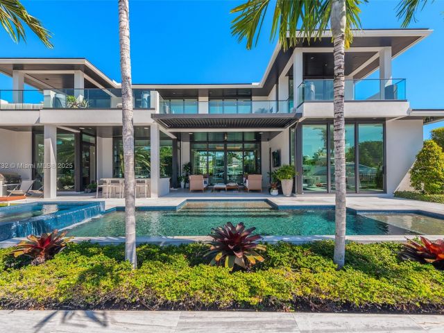 Home for sale at 22 Isla Bahia Dr - photo 5826254