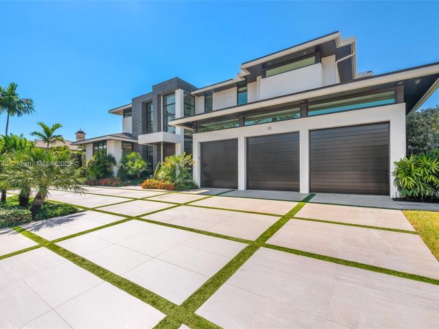 Home for sale at 22 Isla Bahia Dr - photo 5826255