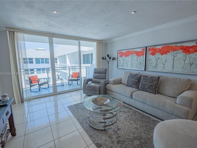 Apartment for sale  Unit #2204 - photo 5825249