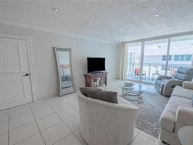 Apartment for sale  Unit #2204 - photo 5825253