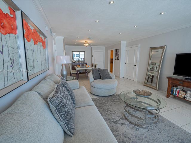 Apartment for sale  Unit #2204 - photo 5825256