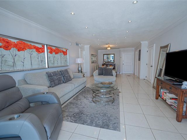 Apartment for sale  Unit #2204 - photo 5825257