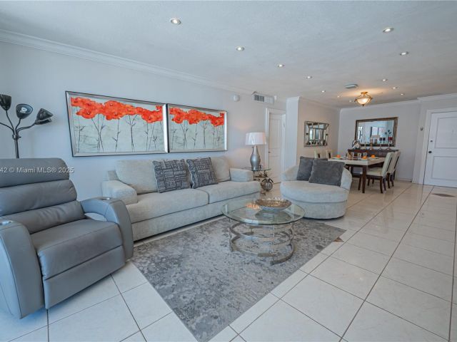 Apartment for sale  Unit #2204 - photo 5825259