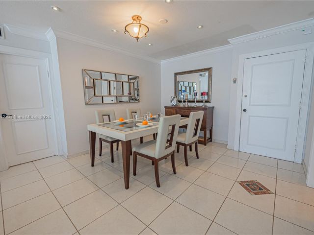 Apartment for sale  Unit #2204 - photo 5825261