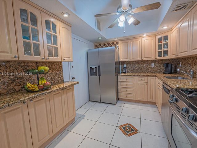 Apartment for sale  Unit #2204 - photo 5825263