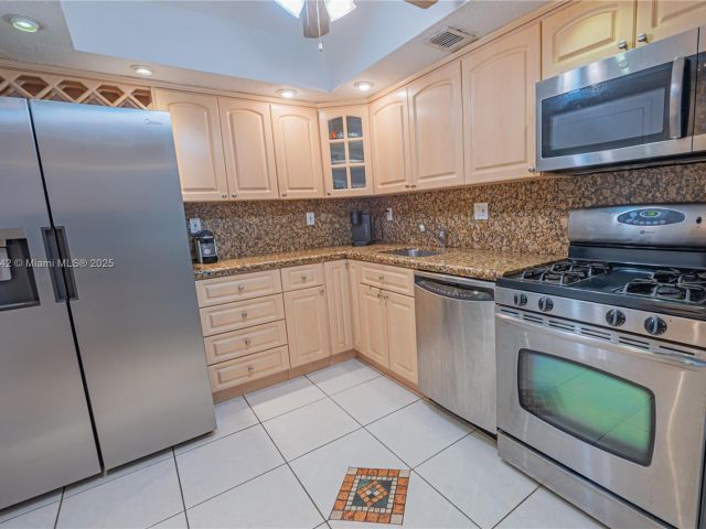 Apartment for sale  Unit #2204 - photo 5825264