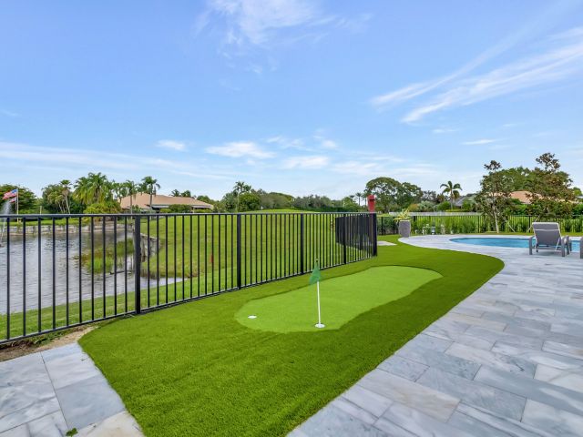 Home for sale at 3605 Oakview Court - photo 5754388