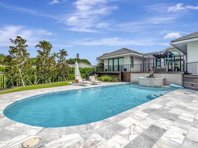 Home for sale at 3605 Oakview Court - photo 5754391