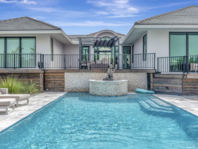 Home for sale at 3605 Oakview Court - photo 5754392