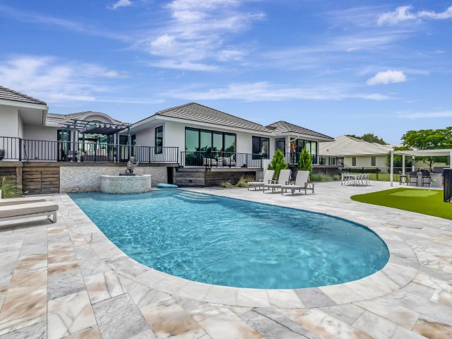 Home for sale at 3605 Oakview Court - photo 5754395