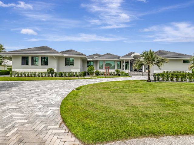 Home for sale at 3605 Oakview Court - photo 5754397