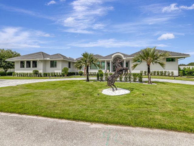 Home for sale at 3605 Oakview Court - photo 5754398