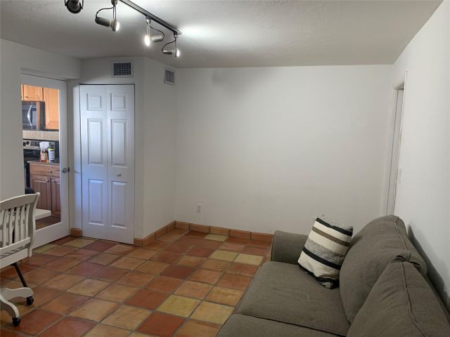 Home for sale at 1320 SE 4th Ave - photo 5711074