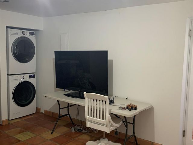 Home for sale at 1320 SE 4th Ave - photo 5711076