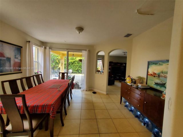 Home for sale at 11009 NW 80th Ln - photo 5713337