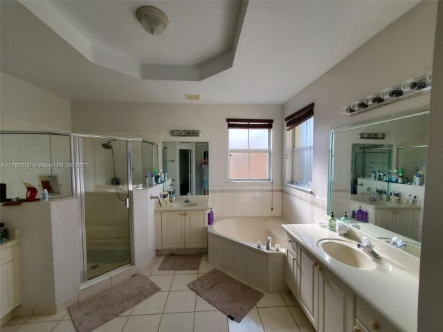 Home for sale at 11009 NW 80th Ln - photo 5713345