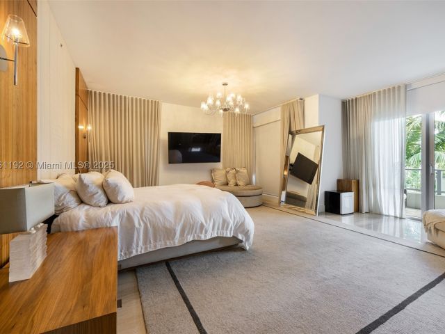 4-bedroom condo for sale in Miami Beach - 125 Ocean Dr U-0303 - MondialRealty