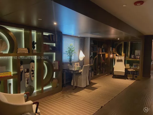 4-bedroom condo for sale in Miami Beach - 125 Ocean Dr U-0303 - MondialRealty
