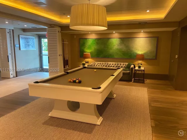 4-bedroom condo for sale in Miami Beach - 125 Ocean Dr U-0303 - MondialRealty