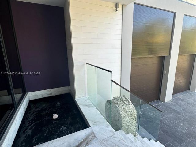 Home for sale at 610 Harbor Cir - photo 5713884