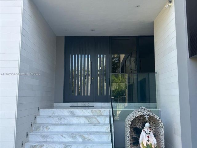 Home for sale at 610 Harbor Cir - photo 5713887