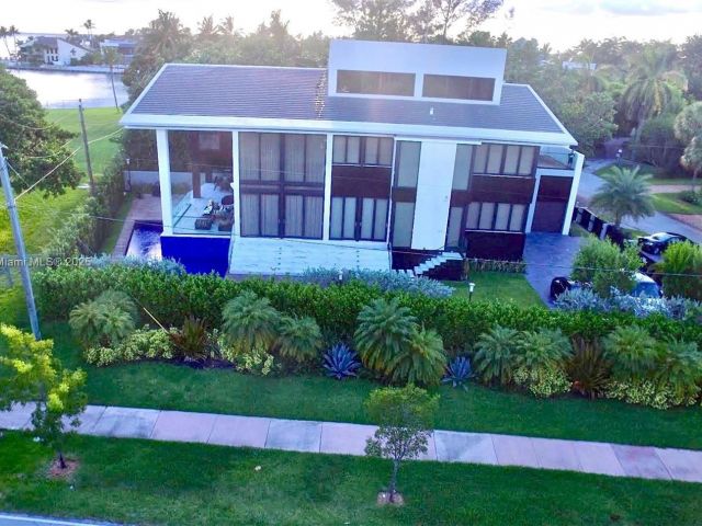 Home for sale at 610 Harbor Cir - photo 5713891