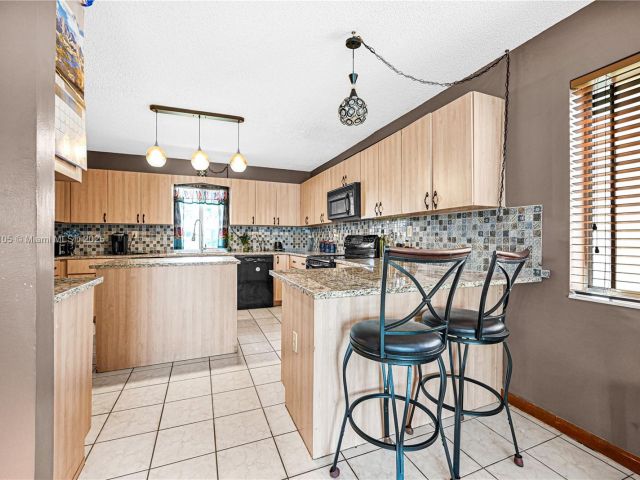 Home for sale at 1500 SW 98th Ave - photo 5815764