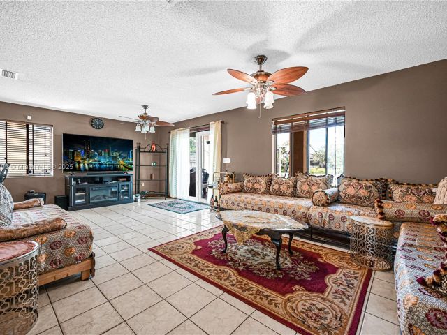 Home for sale at 1500 SW 98th Ave - photo 5815767