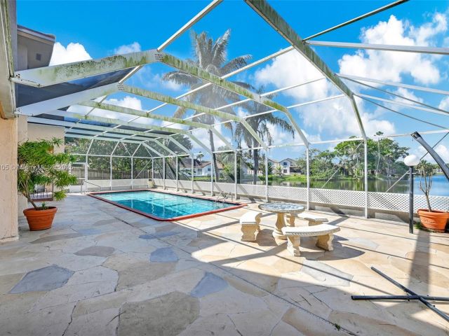 Home for sale at 1500 SW 98th Ave - photo 5815770