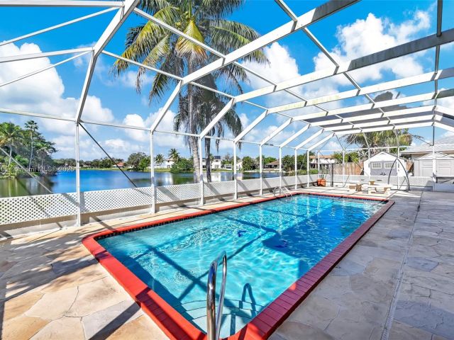 Home for sale at 1500 SW 98th Ave - photo 5815771