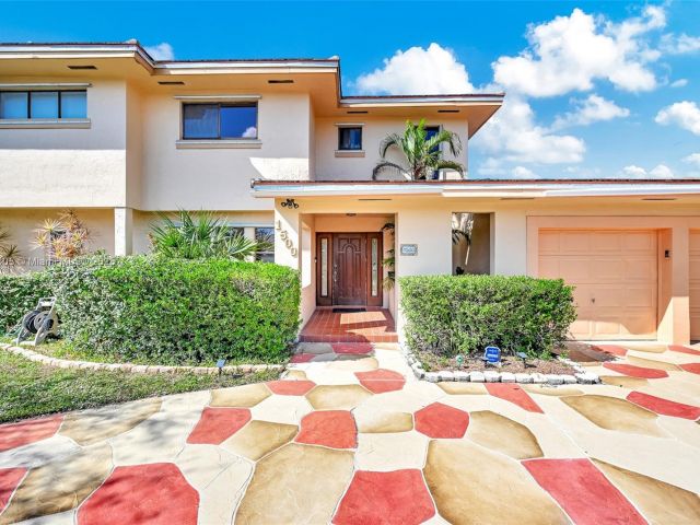 Home for sale at 1500 SW 98th Ave - photo 5815772