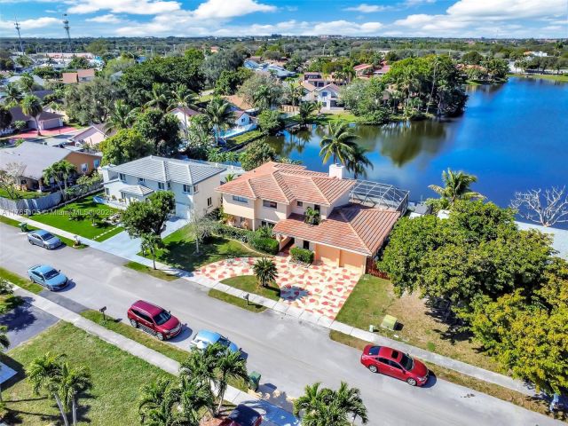 Home for sale at 1500 SW 98th Ave - photo 5815774