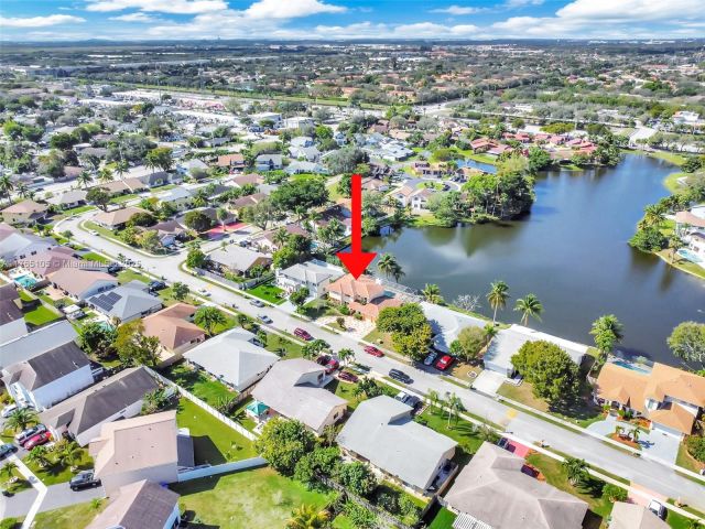 Home for sale at 1500 SW 98th Ave - photo 5815776