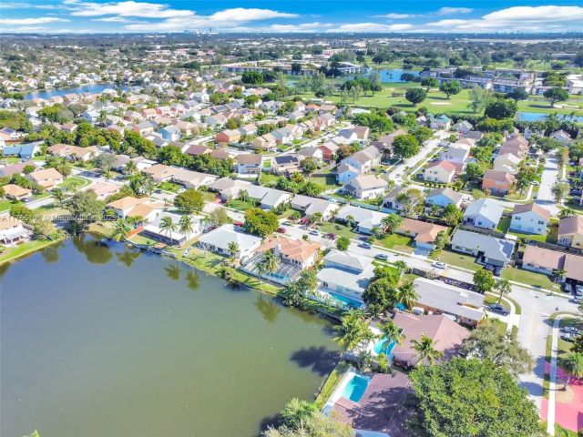 Home for sale at 1500 SW 98th Ave - photo 5815777