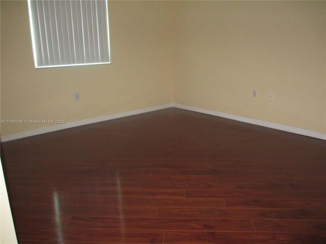 Apartment for rent  Unit #1021 - photo 5773237