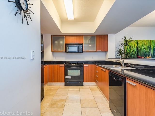 Apartment for rent  Unit #1510 - photo 5718516